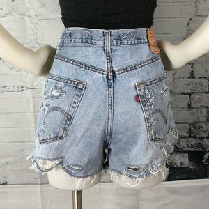 Levi’s 550’s Distressed Cut Offs Jean Shorts 1664